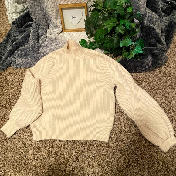 ZARA LADIES CREAM COLORED RIBBED SWEATER. SUPER SOFT W HIGH COLLAR SIZE M EUC - Picture 1 of 7